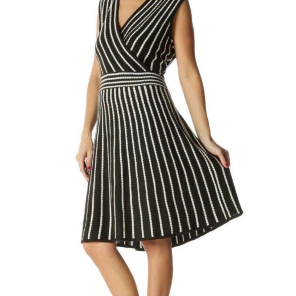 🍒 Spense Black and White Striped Midi Dress